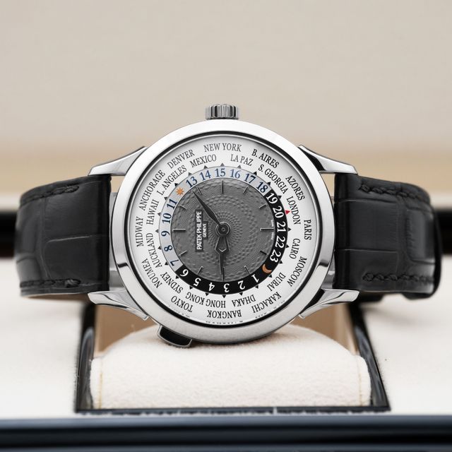 Patek Philippe World Time 5230G-001 Image 2